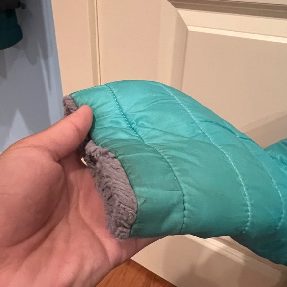 The North Face Reversible Jacket - Picture 3 of 8